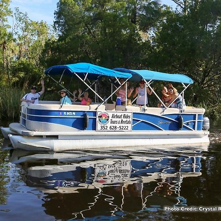 River Safaris, Stationary Class A Motorcoach, Old Homosassa Bagian luar foto